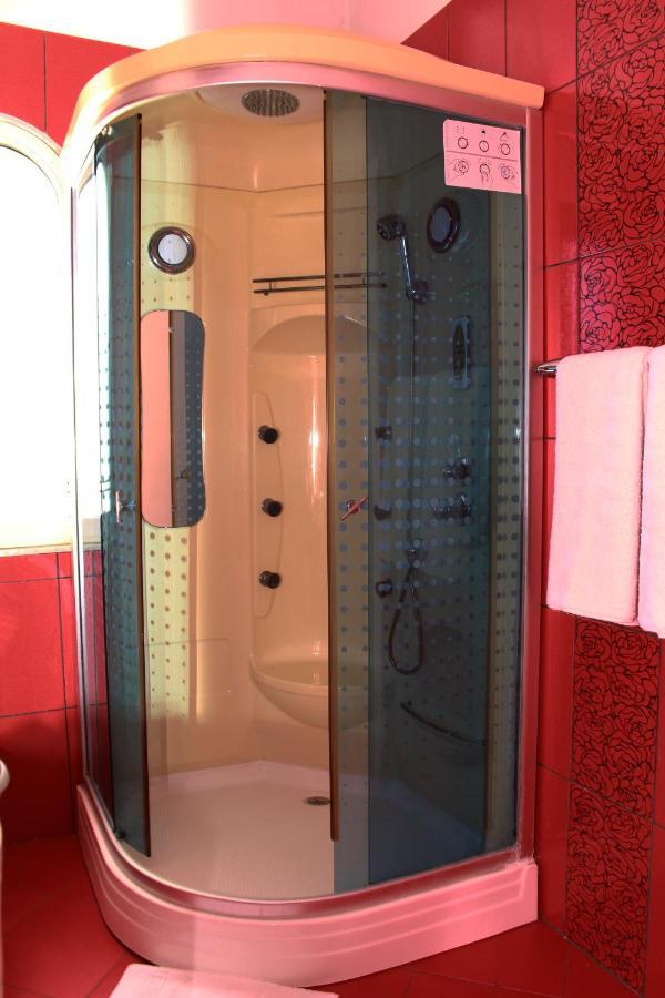 Theranda Boutique Hotel Тирана Экстерьер фото