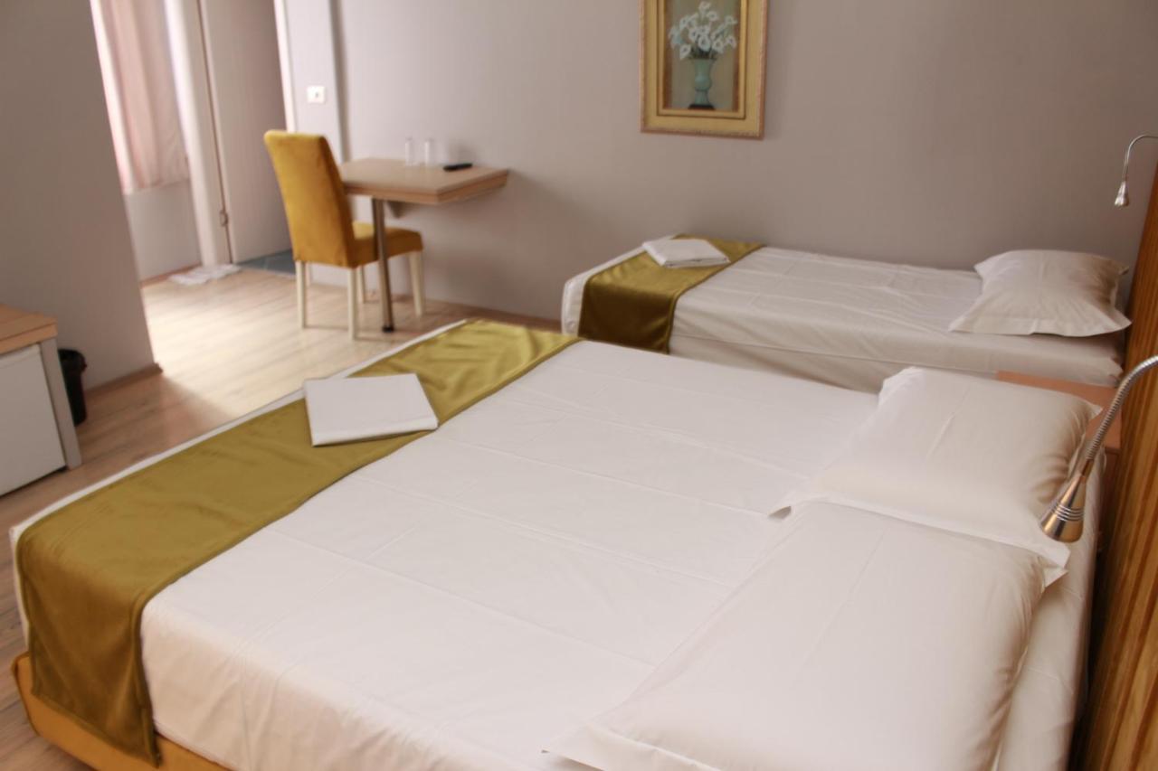 Theranda Boutique Hotel Тирана Экстерьер фото