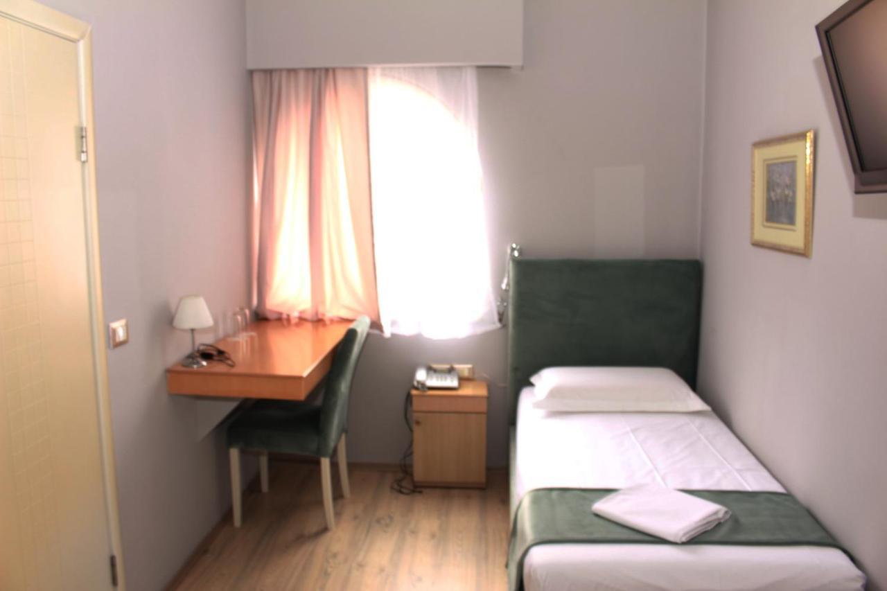 Theranda Boutique Hotel Тирана Экстерьер фото