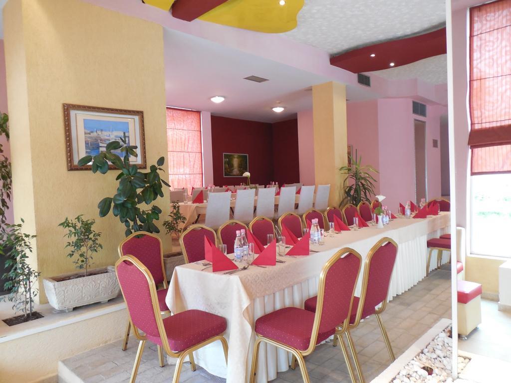 Theranda Boutique Hotel Тирана Экстерьер фото