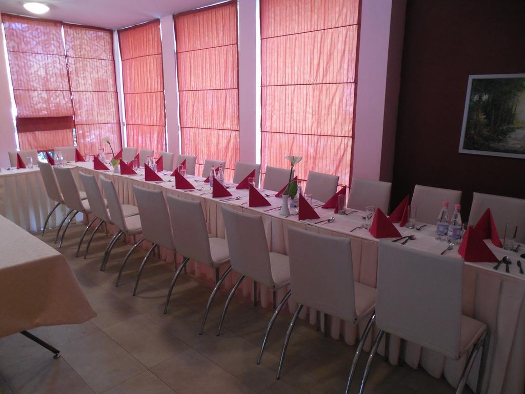 Theranda Boutique Hotel Тирана Экстерьер фото