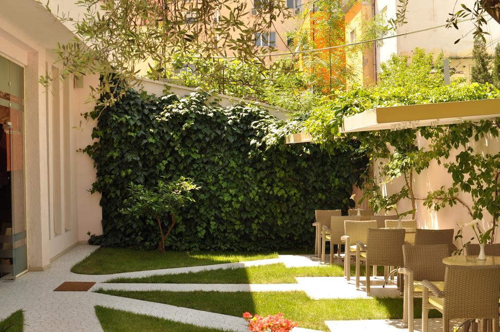 Theranda Boutique Hotel Тирана Экстерьер фото