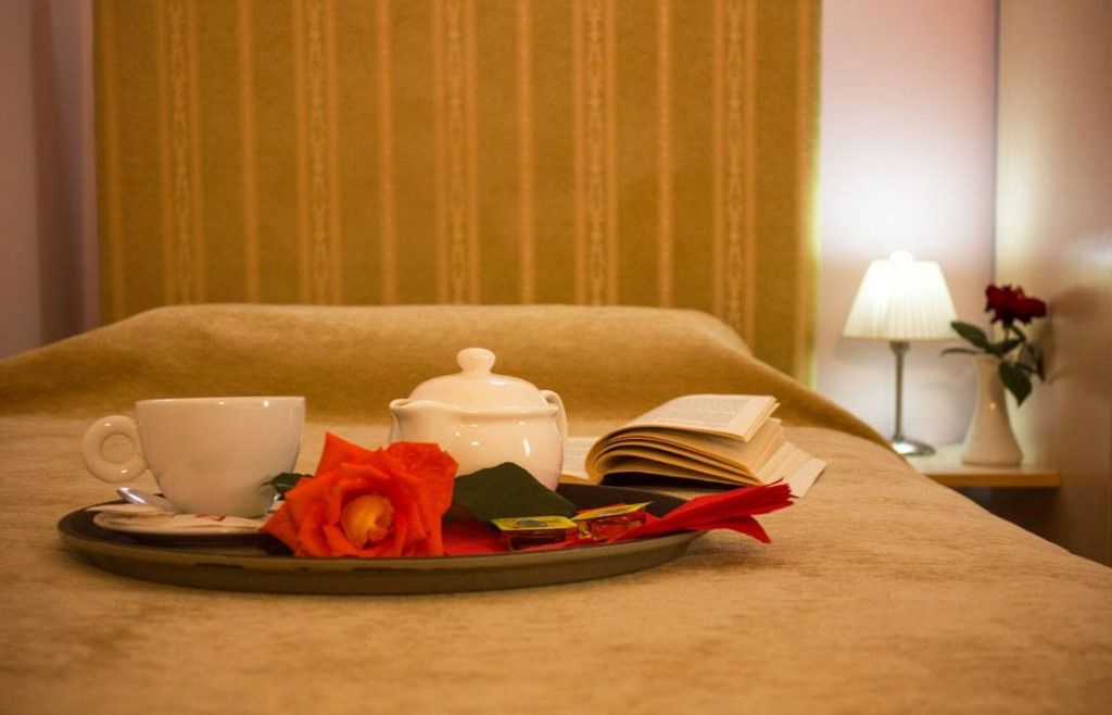 Theranda Boutique Hotel Тирана Экстерьер фото