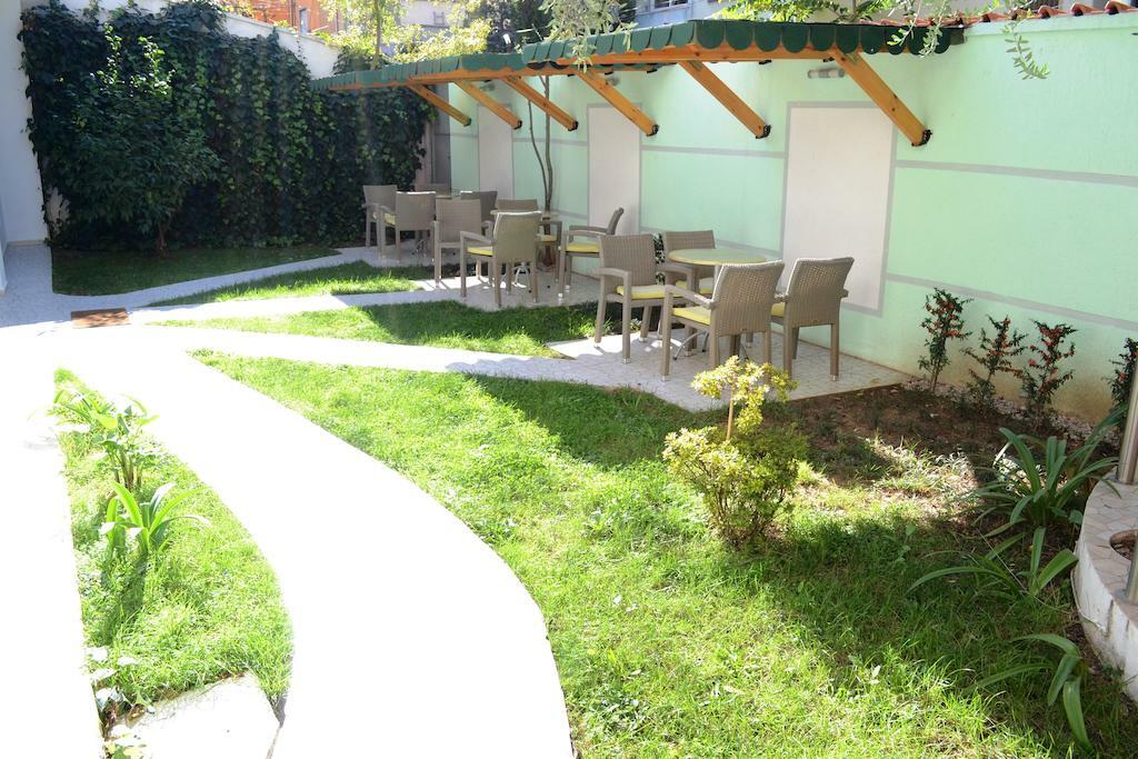 Theranda Boutique Hotel Тирана Экстерьер фото